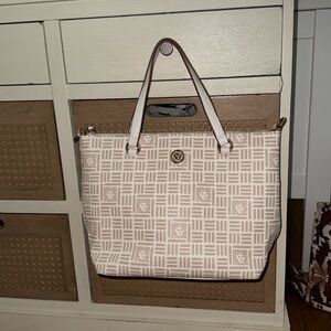 tan/white Anne Klein purse